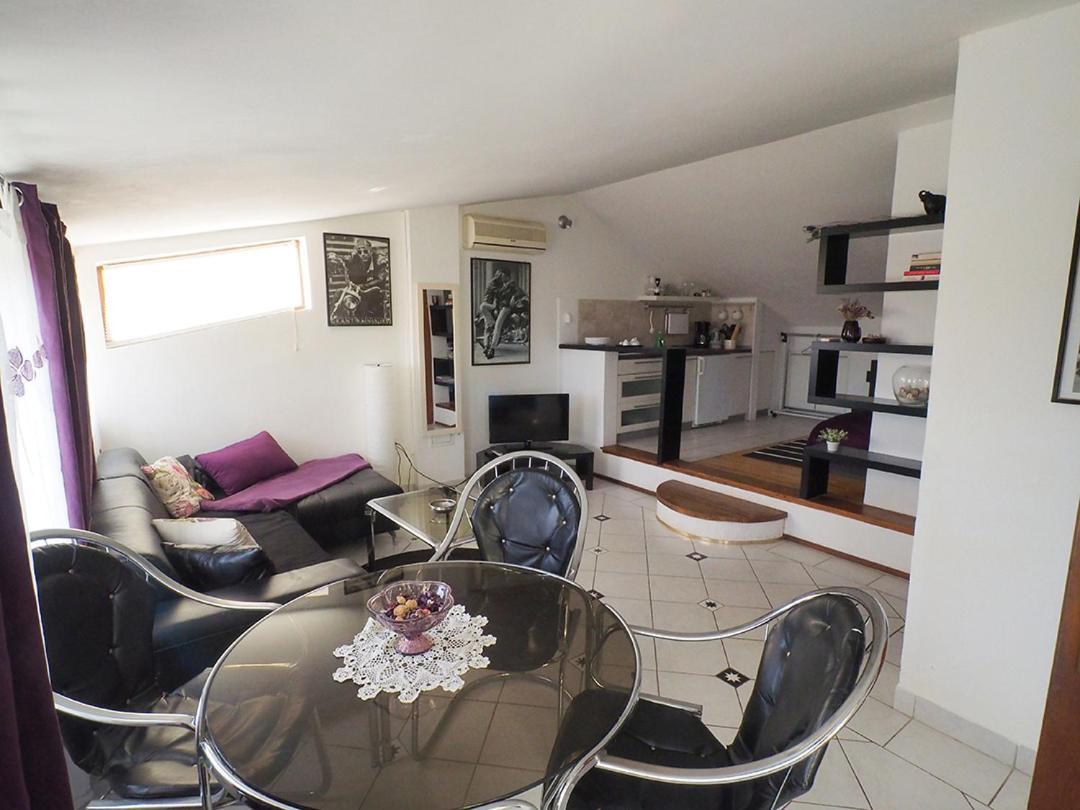 Dea Apartments Πούλα Δωμάτιο φωτογραφία